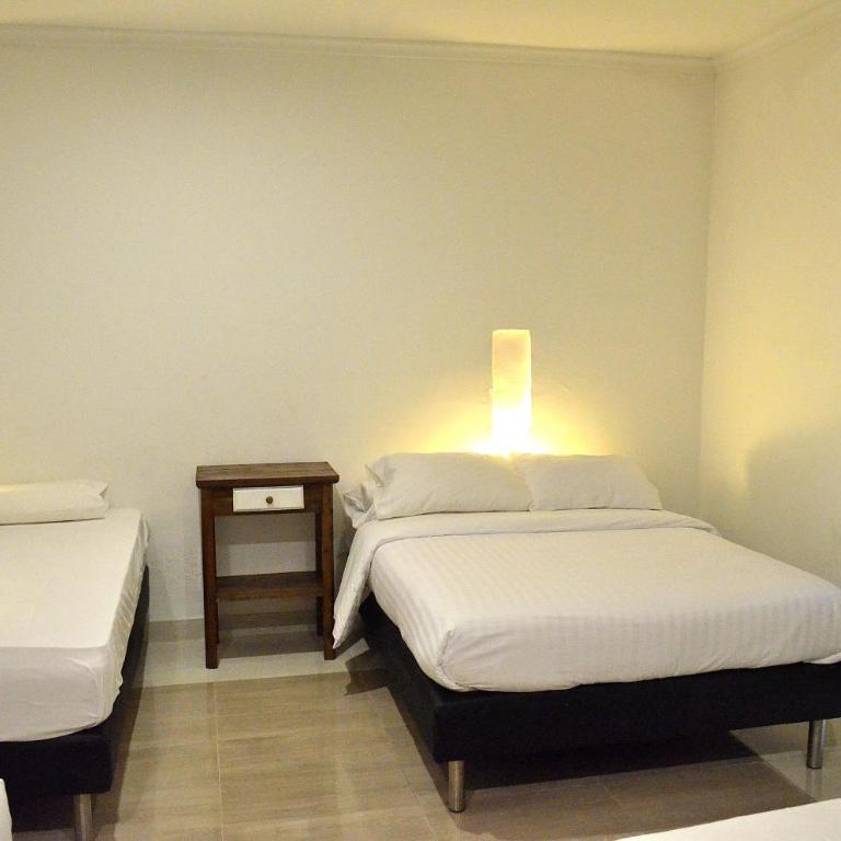 Hotel Galeria la Trinidad - Deluxe Triple Room - 2