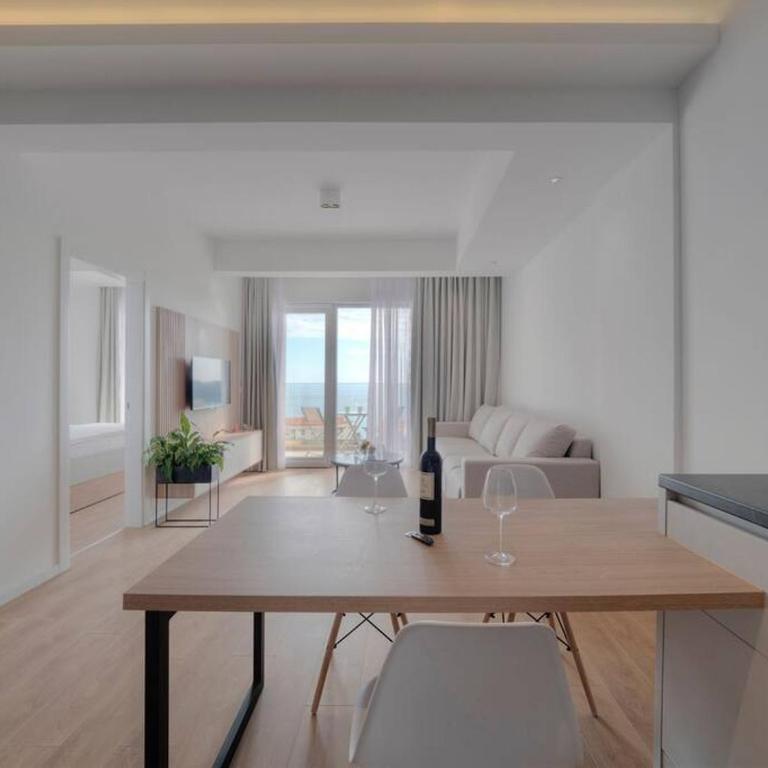 Lovely Partial Sea View one bedroom Flat in Horizon Residences A24 - One-Bedroom Apartment - 12