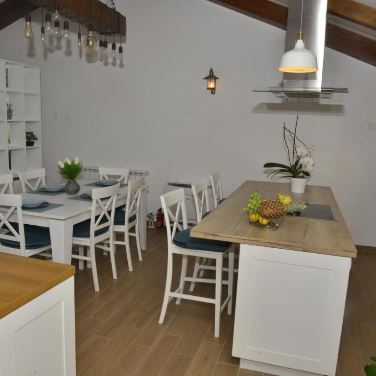 Lola - Apartman sa 2 Spavaće Sobe - 11