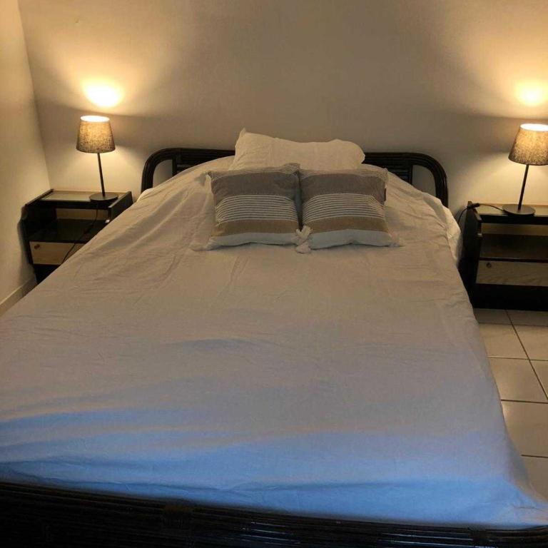 Flat in Juan - Appartement 2 Chambres - 12