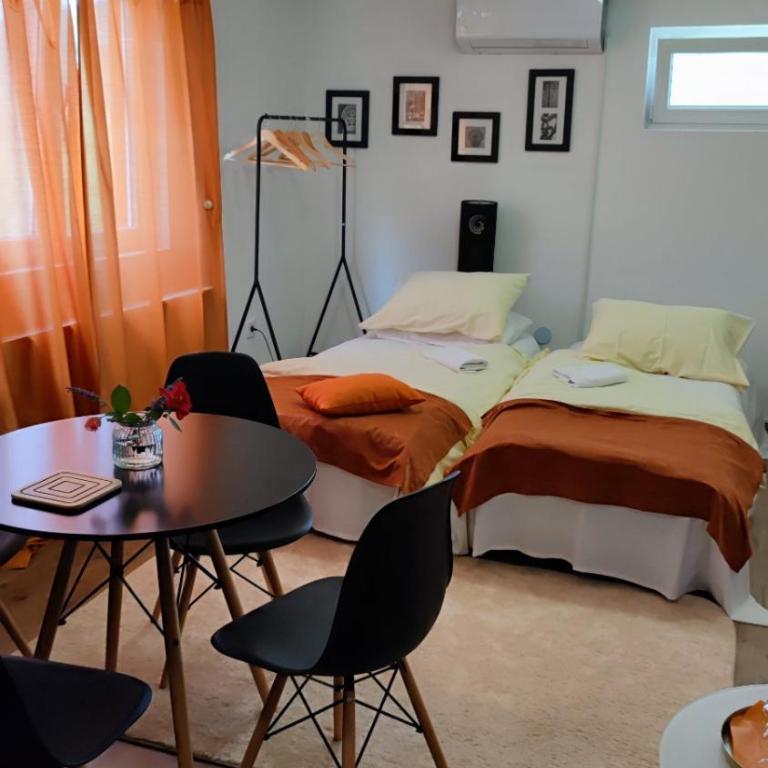 Dream Home Studio Apartments - Family Studio - 13