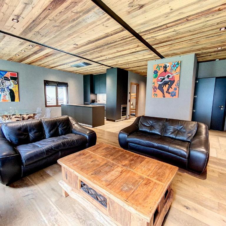 LES ALPES III - Three-Bedroom Apartment - 1