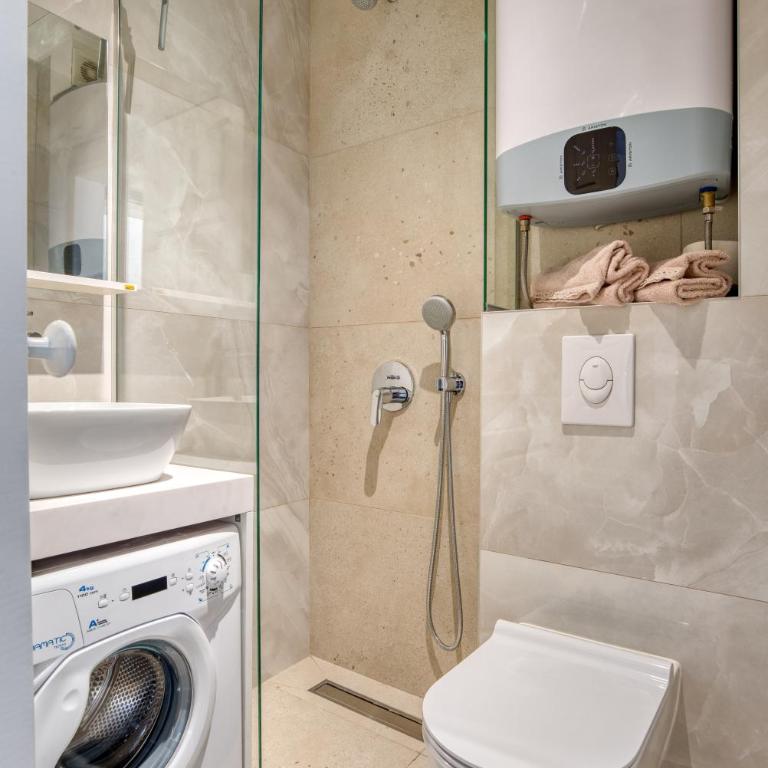Cozy studio in Petrovac with sea view - One-Bedroom Apartment - 9