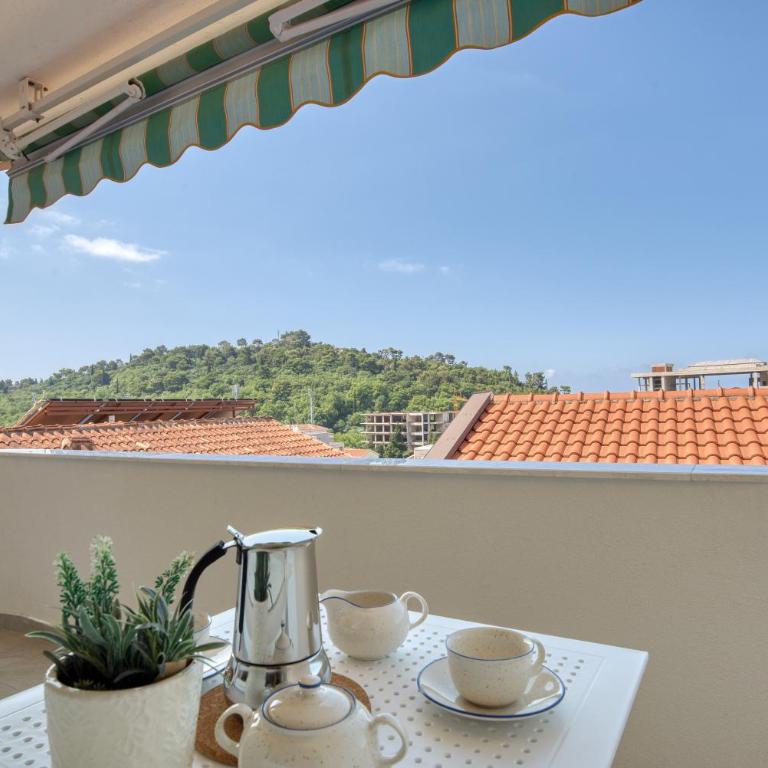 Cozy studio in Petrovac with sea view - One-Bedroom Apartment - 10