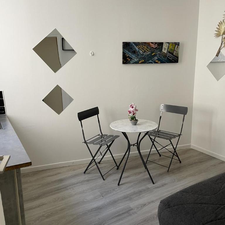iNICE - Studio - 6
