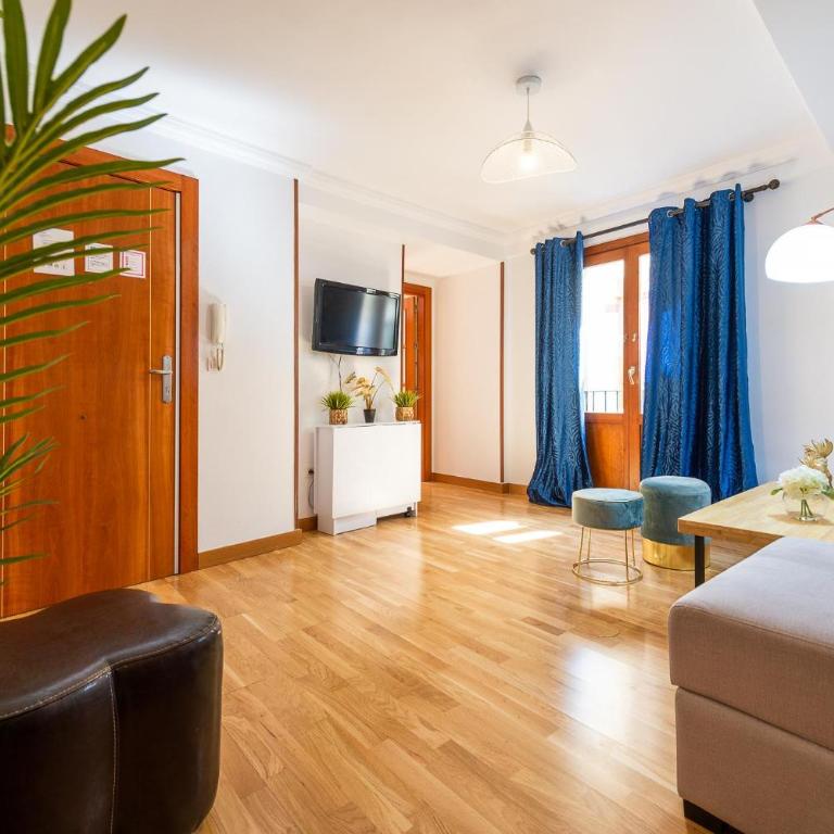 Nice Apartment Center City - Two-Bedroom Apartment - 10
