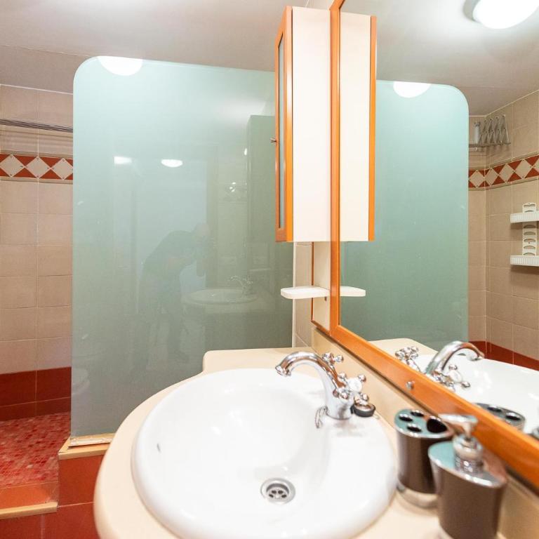 Nice Apartment Center City - Two-Bedroom Apartment - 13