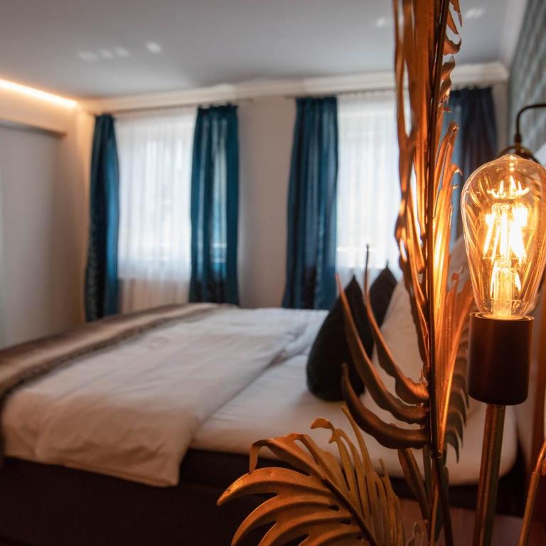 ZUM SCHLOSS - Boutique-Hotel - Superior Doppelzimmer - 7