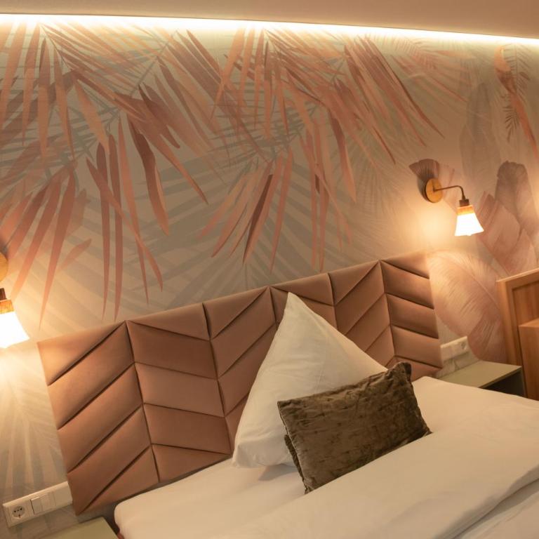 ZUM SCHLOSS - Boutique-Hotel - Zimmer mit Queensize-Bett - 7