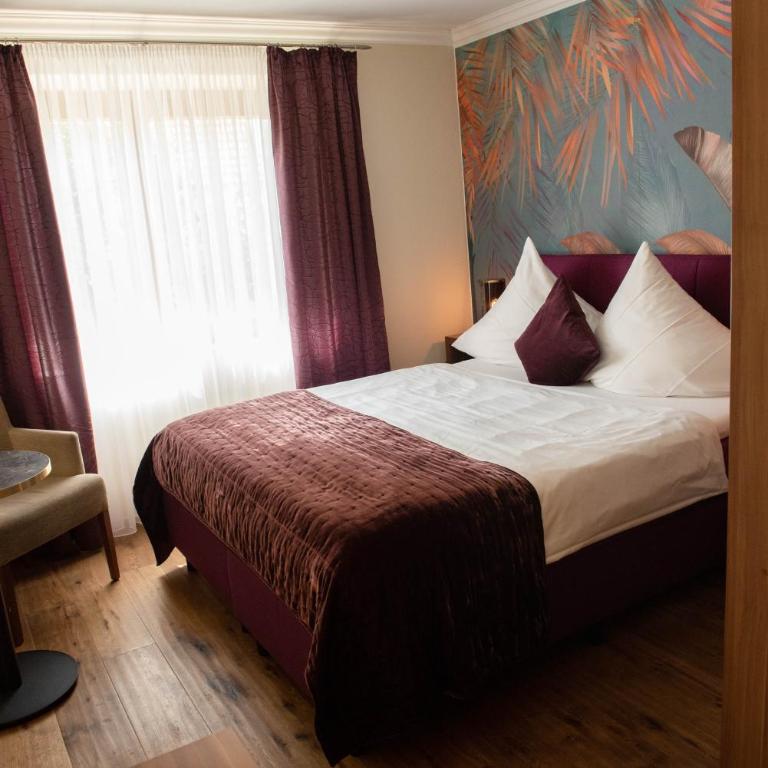 ZUM SCHLOSS - Boutique-Hotel - Zimmer mit Queensize-Bett - 1