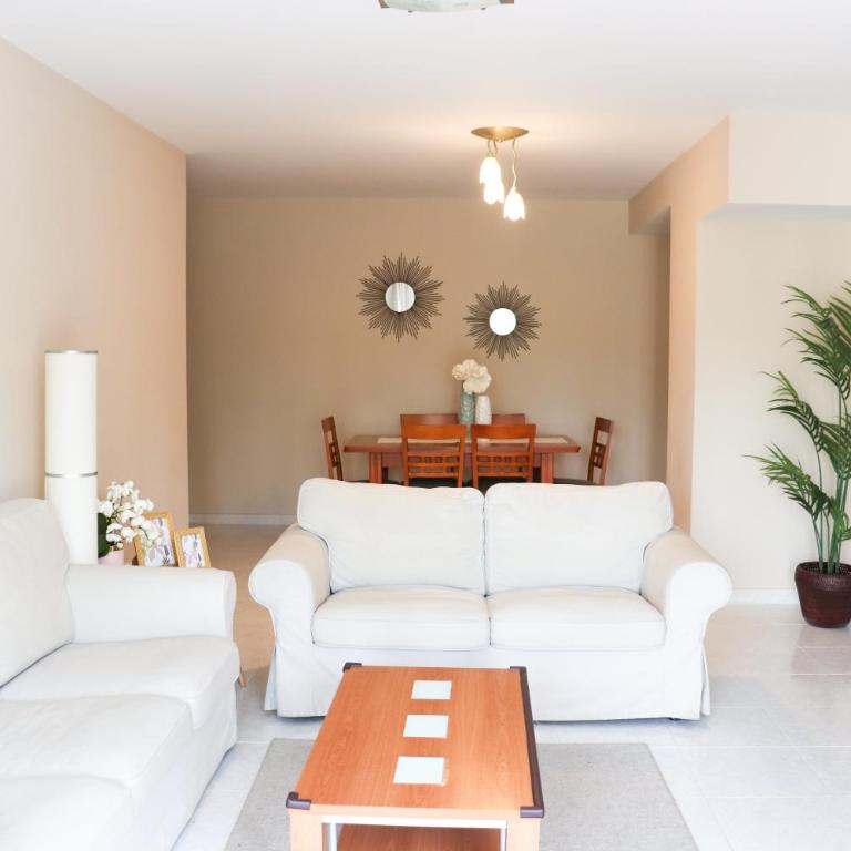 Apartamento Dos Valles - Three-Bedroom Apartment - 1
