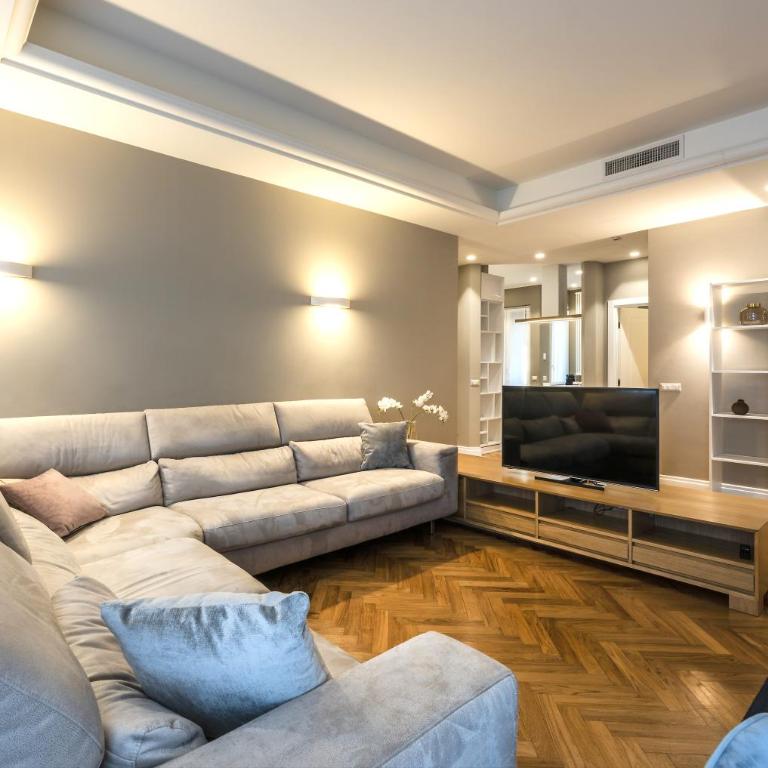 Heart Milan Apartments Duomo District - Appartamento con 3 Camere da Letto - Via F. Sforza 5 - 9