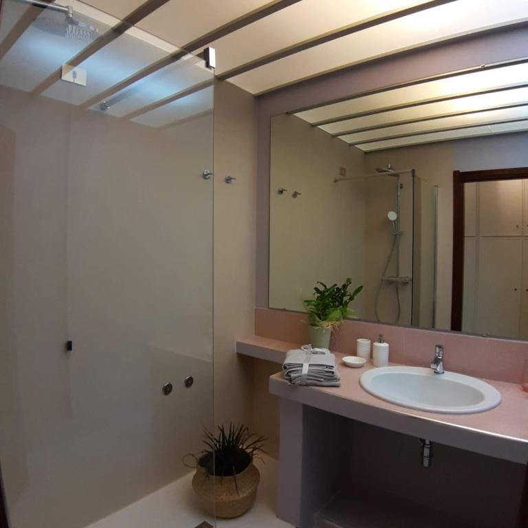 Bonaria Apartment - Appartamento con 2 Camere da Letto - 10