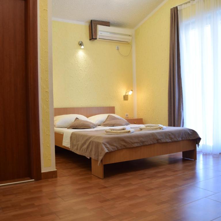 Martinović Rooms - Dvokrevetna Soba sa Bračnim Krevetom - 2