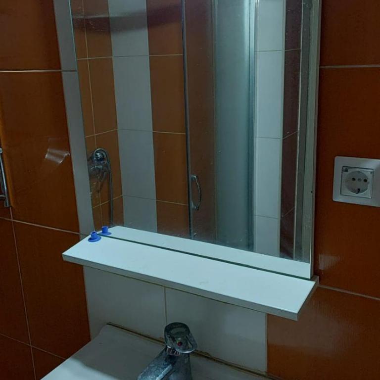 Apartmani Gordana - Economy Dvokrevetna Soba sa Bračnim Krevetom - 1