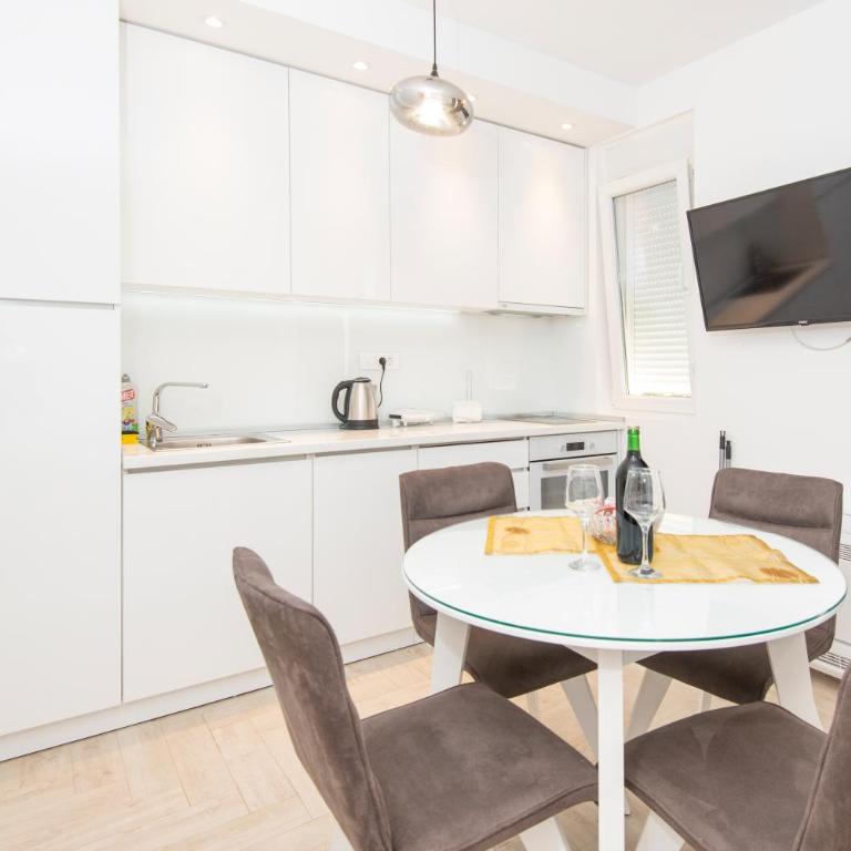 Villa Providenca apartments - One-Bedroom Apartment with Sea View and Balcony - 7