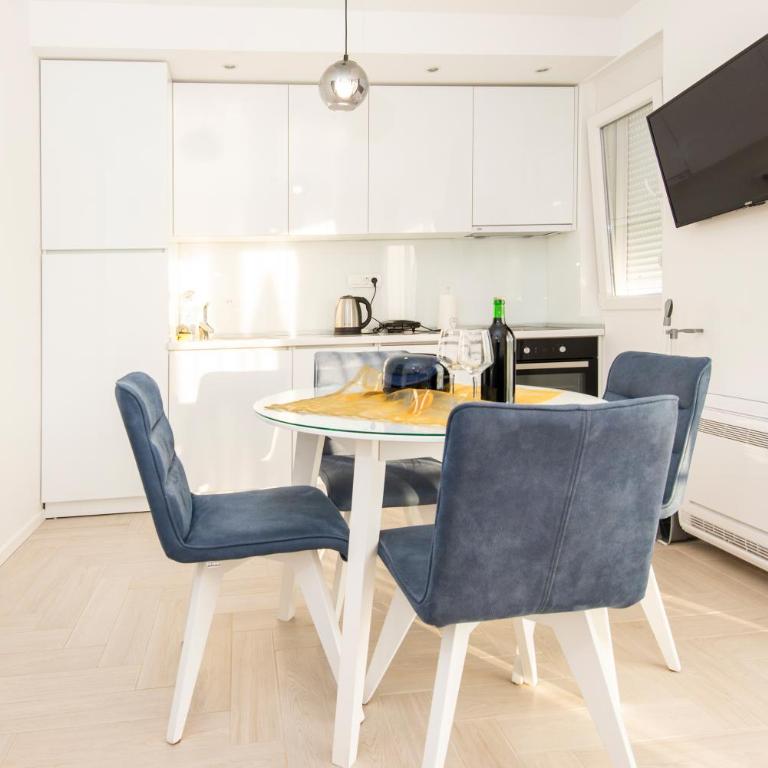 Villa Providenca apartments - One-Bedroom Apartment with Sea View and Balcony - 9