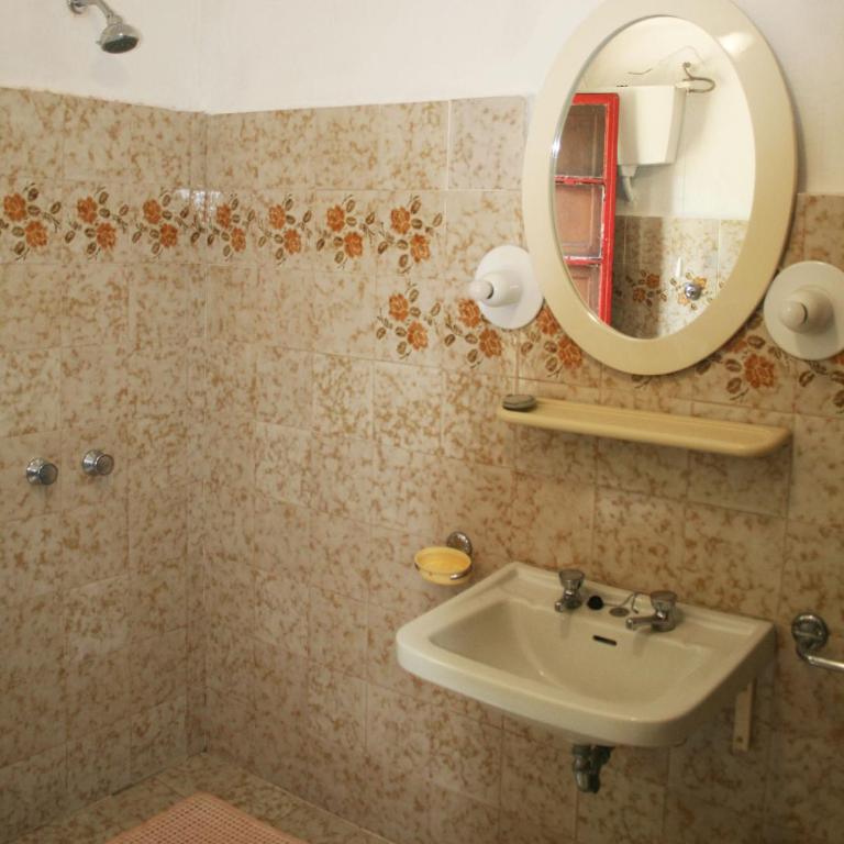 Poderi Lenzi - Camera Matrimoniale con Bagno in Comune - 3