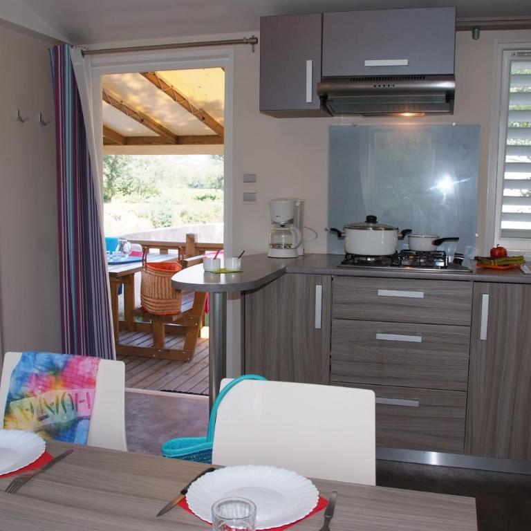 Camping Vallée du Paradis - Mobile Home 2 Chambres (4-6 Personnes) - 1