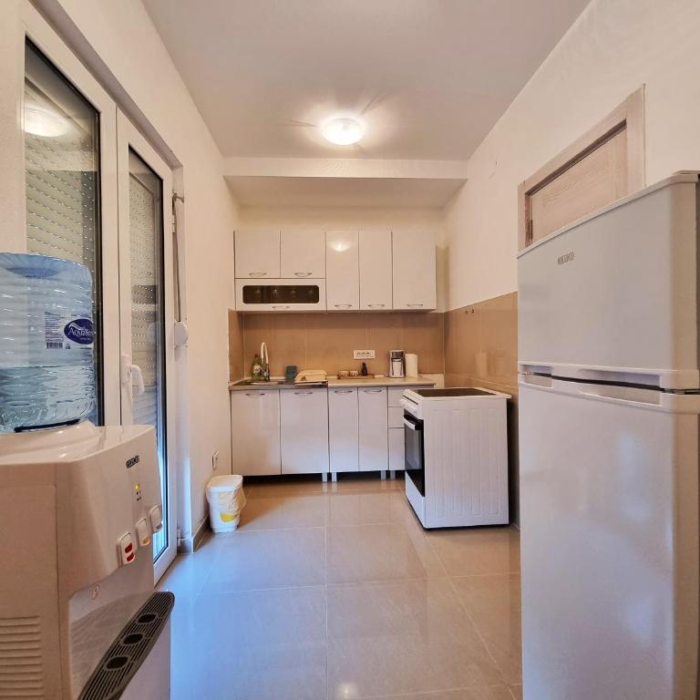 Home Mia Airport - Two-Bedroom Apartment - 29