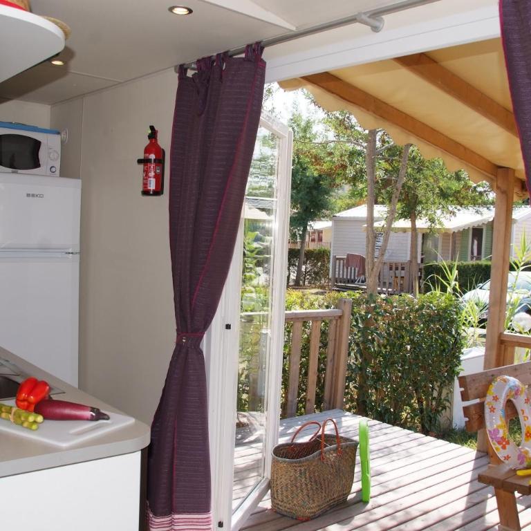 Camping Vallée du Paradis - Mobile Home 2 Chambres (4-6 Personnes) - 10