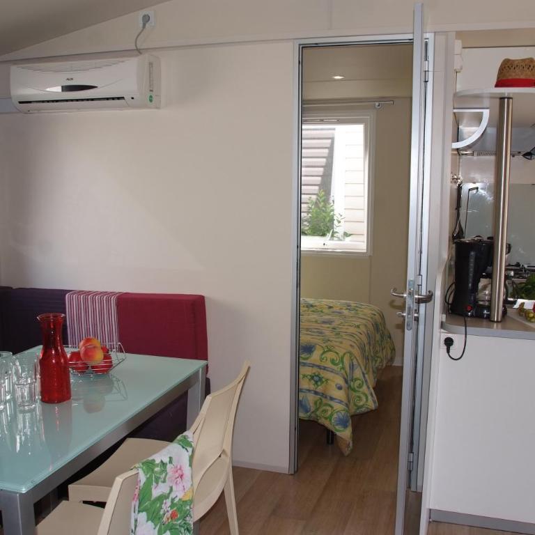Camping Vallée du Paradis - Mobile Home 2 Chambres (4-6 Personnes) - 14