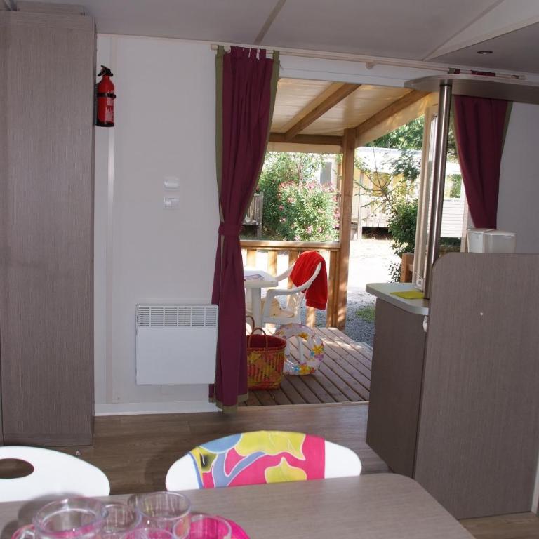 Camping Vallée du Paradis - Mobile Home 2 Chambres (4 Personnes) - 2