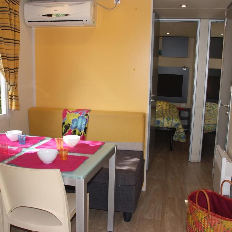 Camping Vallée du Paradis - Mobile Home 2 Chambres (4 Personnes) - 10