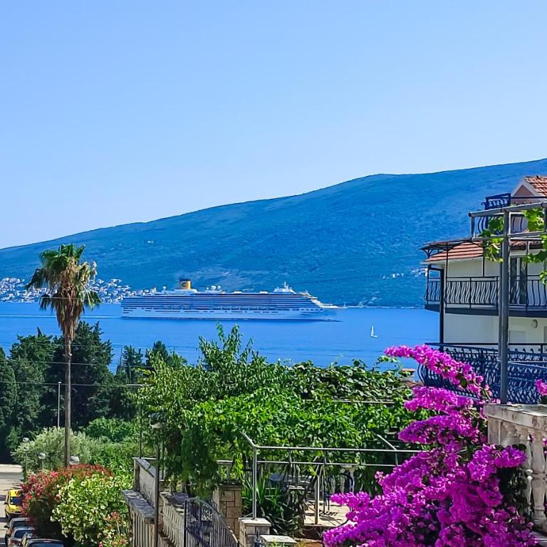 Stanislava Seaview Residence - One-Bedroom Apartment - 29
