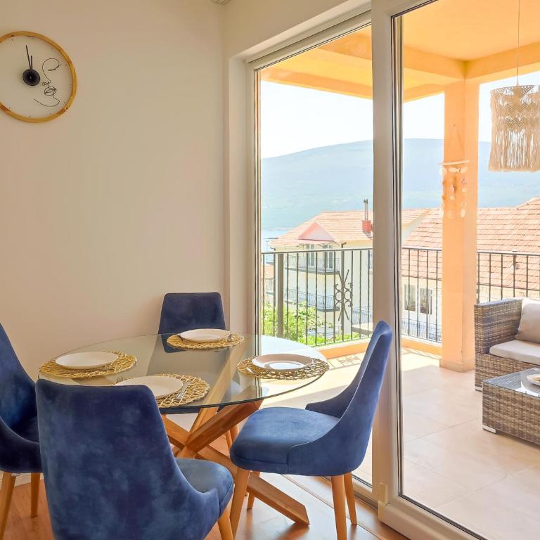 Stanislava Seaview Residence - One-Bedroom Apartment - 9