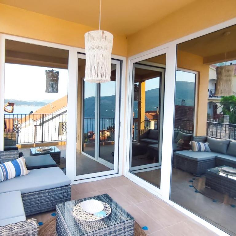 Stanislava Seaview Residence - One-Bedroom Apartment - 6
