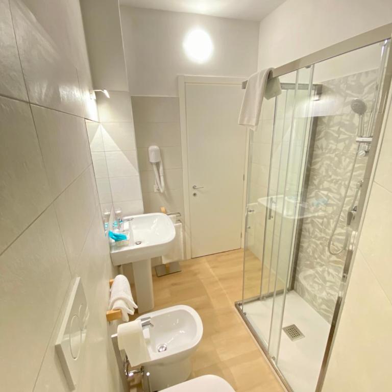 Isola Bella Studios - One-Bedroom Apartment - 10