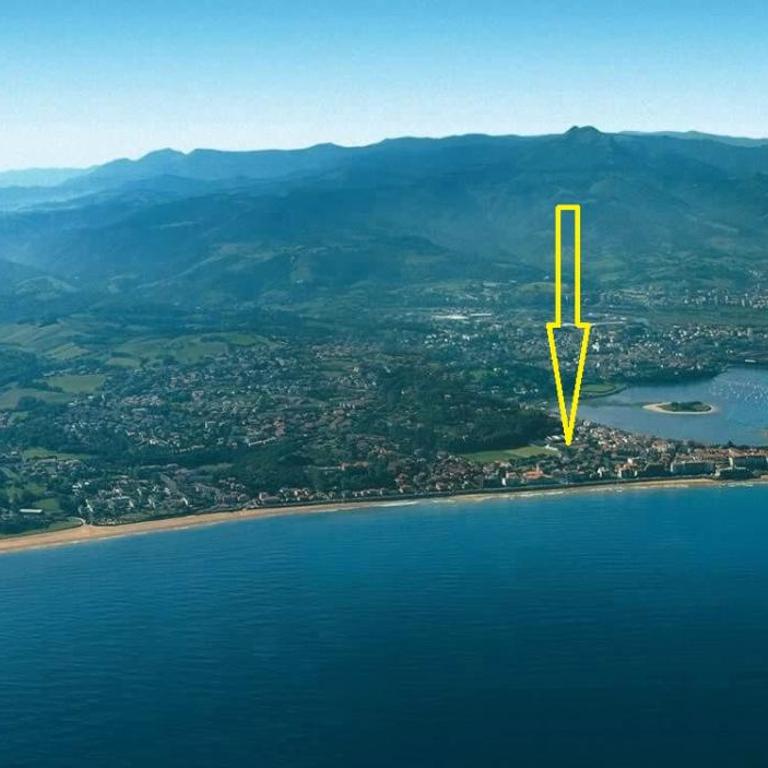 2 pièces au centre de Hendaye-Plage - Chambre Double - Vue sur Montagne - 1