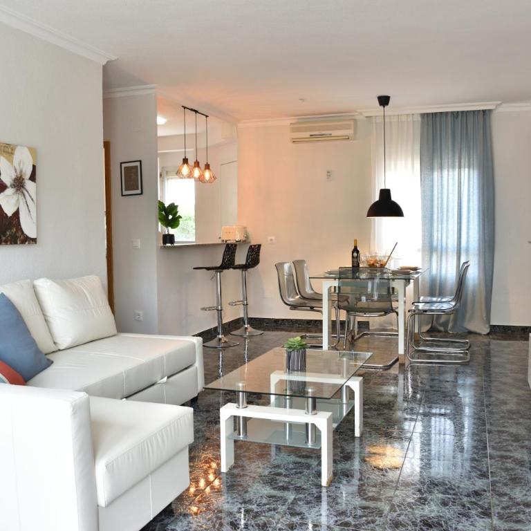 Stay In Gran Alacant - Three-Bedroom Apartment - 8