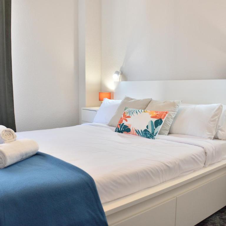 Stay In Gran Alacant - Three-Bedroom Apartment - 13