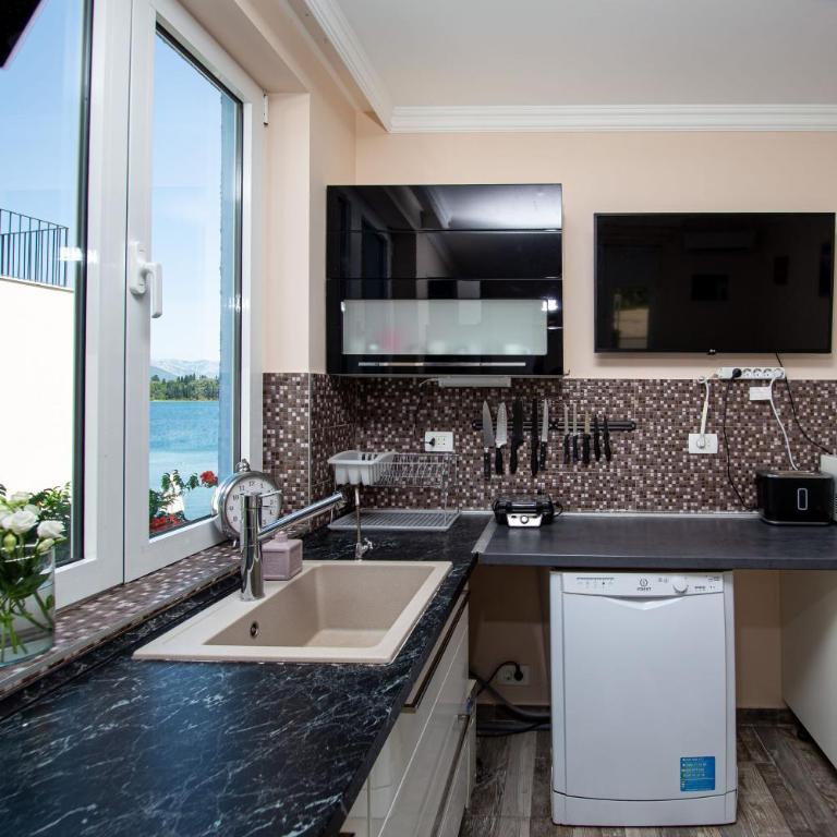 Aquamarine House - Villa - Beach Front - 24