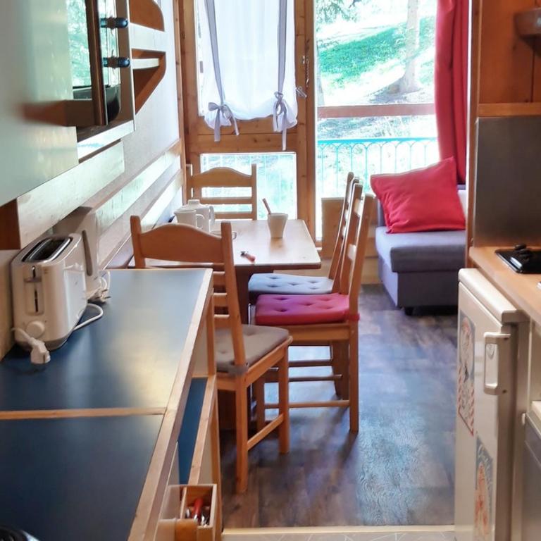 Studio ski aux pieds avec balcon, 4 personnes - Studio - 4
