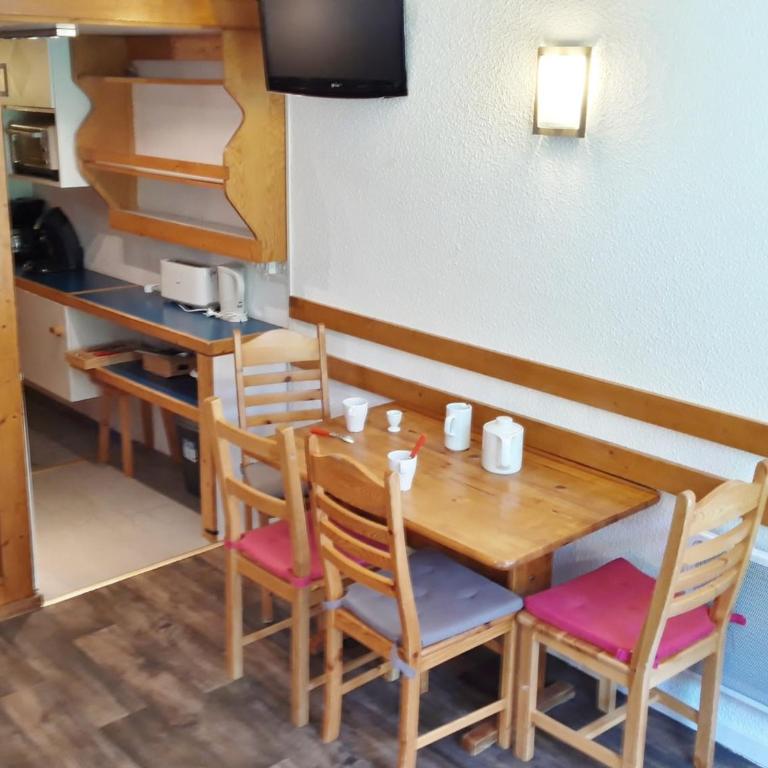Studio ski aux pieds avec balcon, 4 personnes - Studio - 8