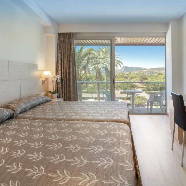 Hotel RH Bayren Parc - Habitación Doble con terraza (2 adultos + 2 niños) - 2 camas - 1