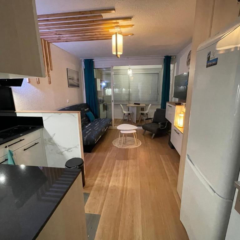 Appart en résidence calme avec parking privé - Appartement 1 Chambre - 18