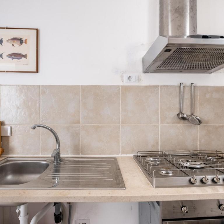 GuestHost - Dimora Lucrezia - Big & Central Apatment with parking - Appartamento con 3 Camere da Letto - 11