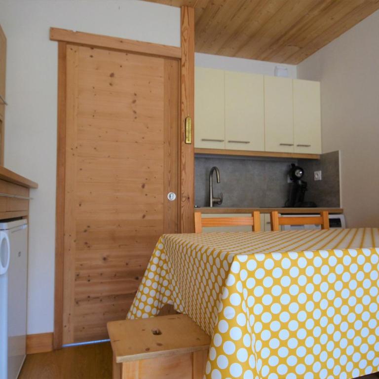 Studio rénové proche pistes avec parking privé, calme et confortable pour 4 personnes - FR-1-505-146 - Studio - 2