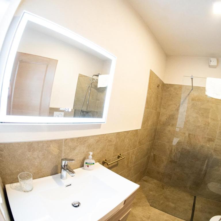 Flow Apartments Karl Wolf Park - Family Suite - 13