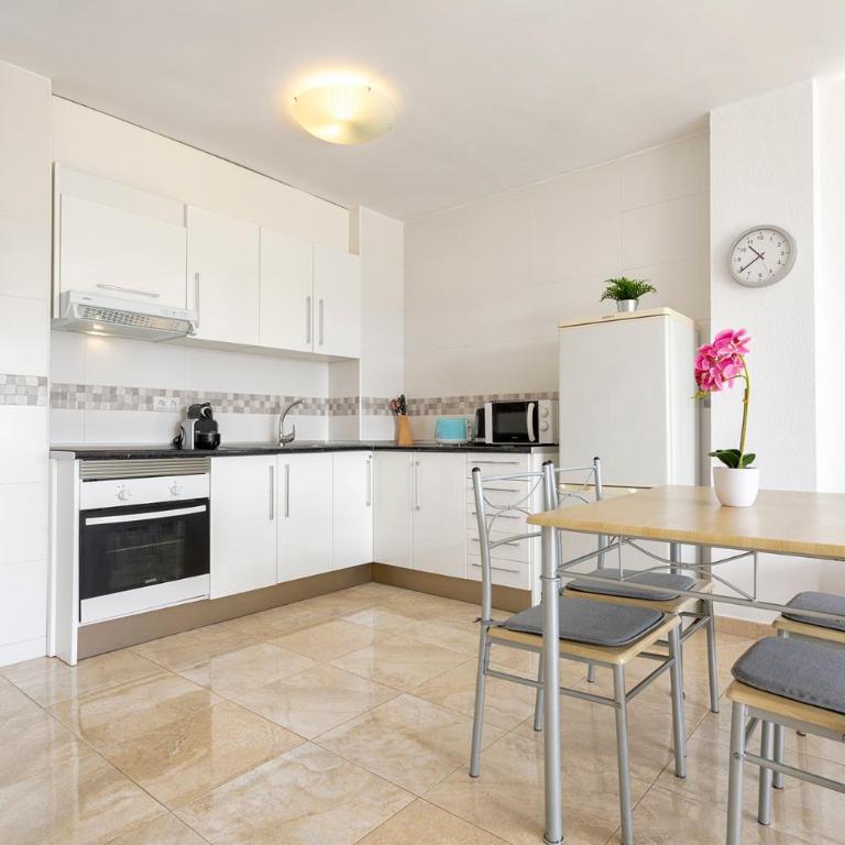 Ático frente al mar - Vistas, piscina, terrazas, parking! - Apartamento Ático - 3
