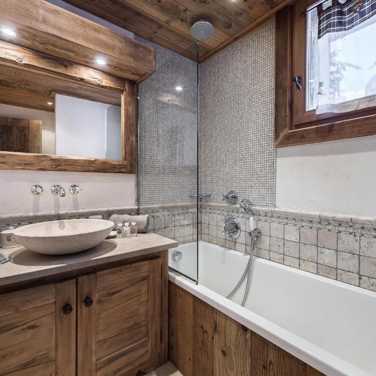 Superbe chalet avec 5 chambres, jacuzzi et services de luxe, à 300m des pistes à Courchevel Village - FR-1-562-21 - Chalet (10 Adulti) - 8
