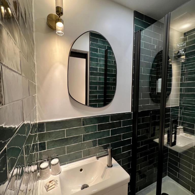 Hôtel des Beaux Arts - Superior Double Room - 16