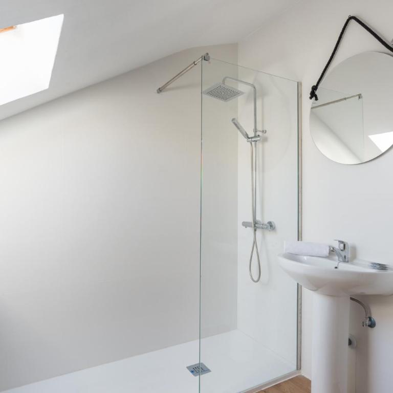 Merced10 Duplex 3H - Apartment with Shower - 13