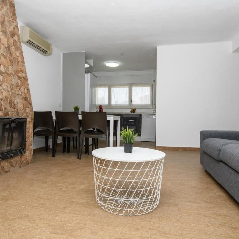 Rentalmar Villa Covamar families only - Casa de 3 dormitorios - 2