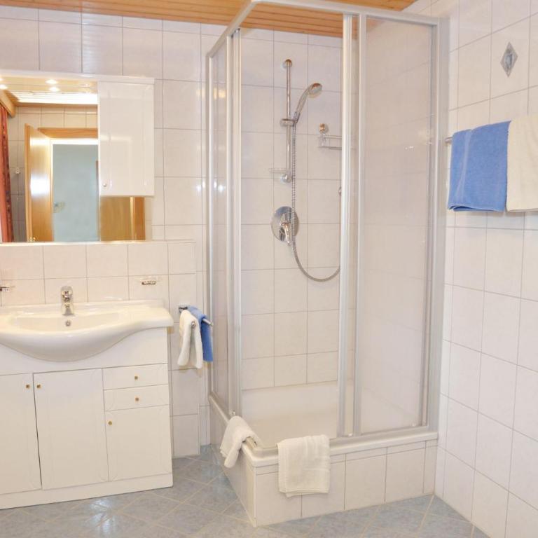 Ferienwohnungen Rieser - Apartment mit 3 Schlafzimmern und Garten - 6