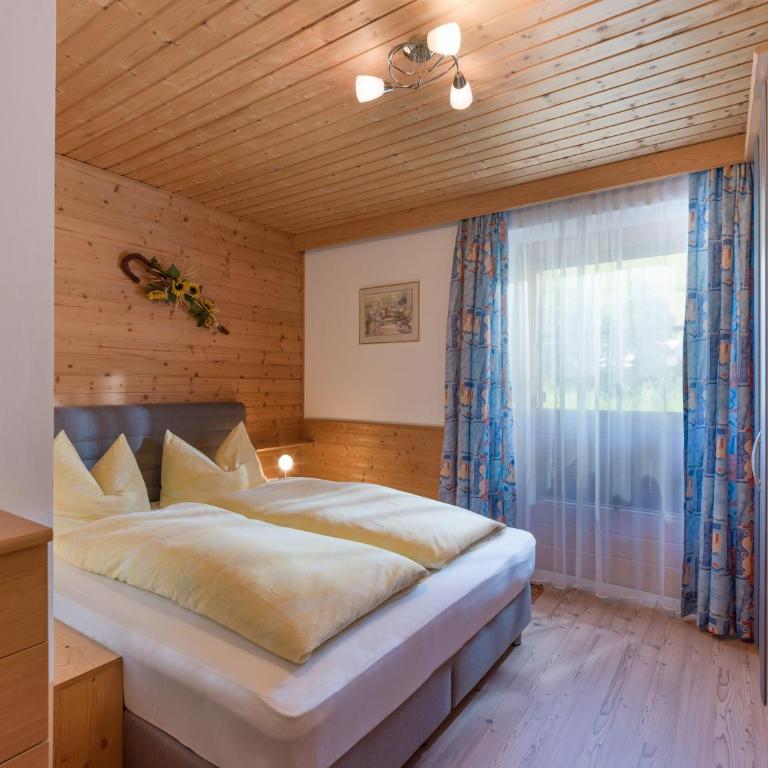 Ferienwohnungen Rieser - Apartment mit 3 Schlafzimmern und Balkon - 10